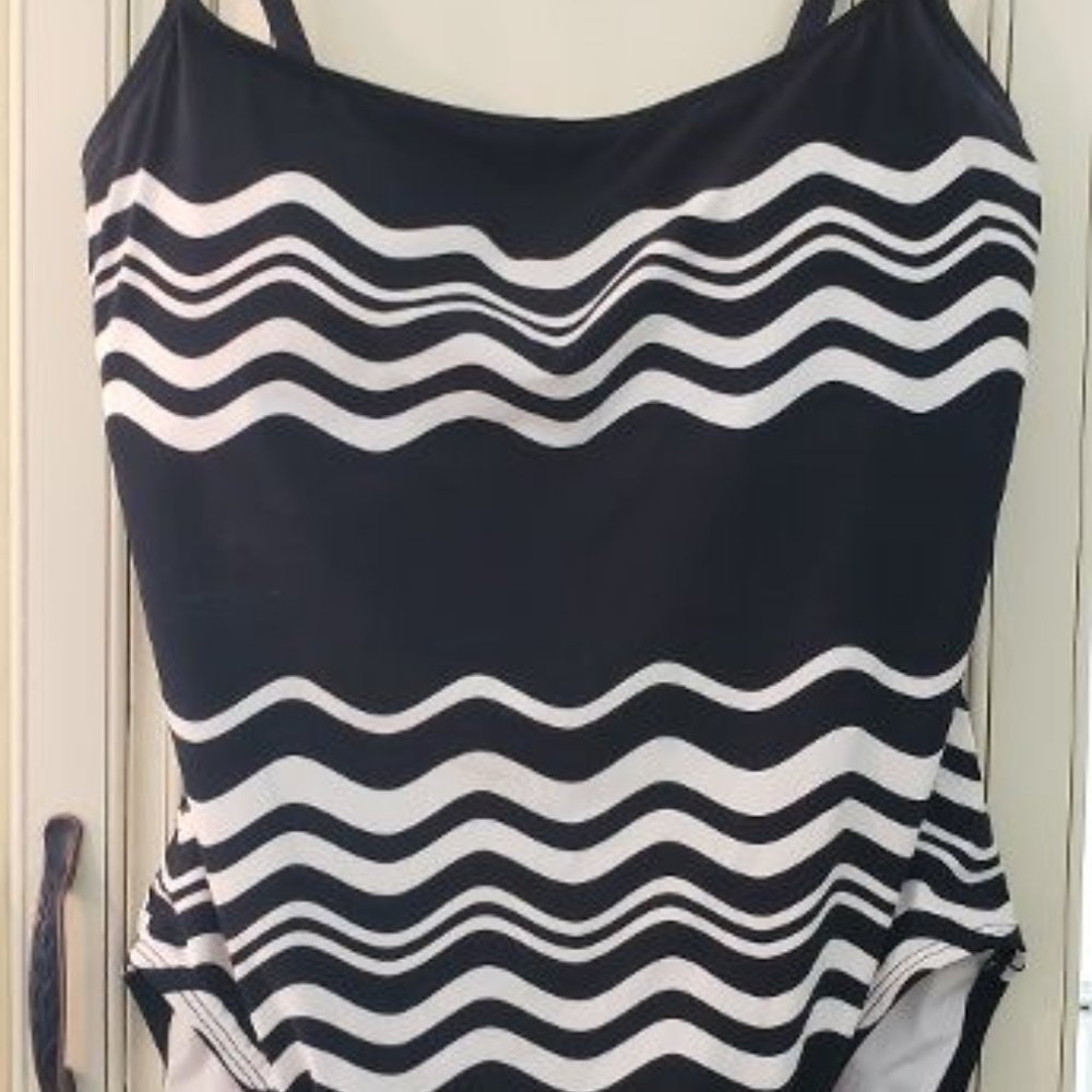 La Blanca Sz 12 Onepiece Swim suite/Bathing suit